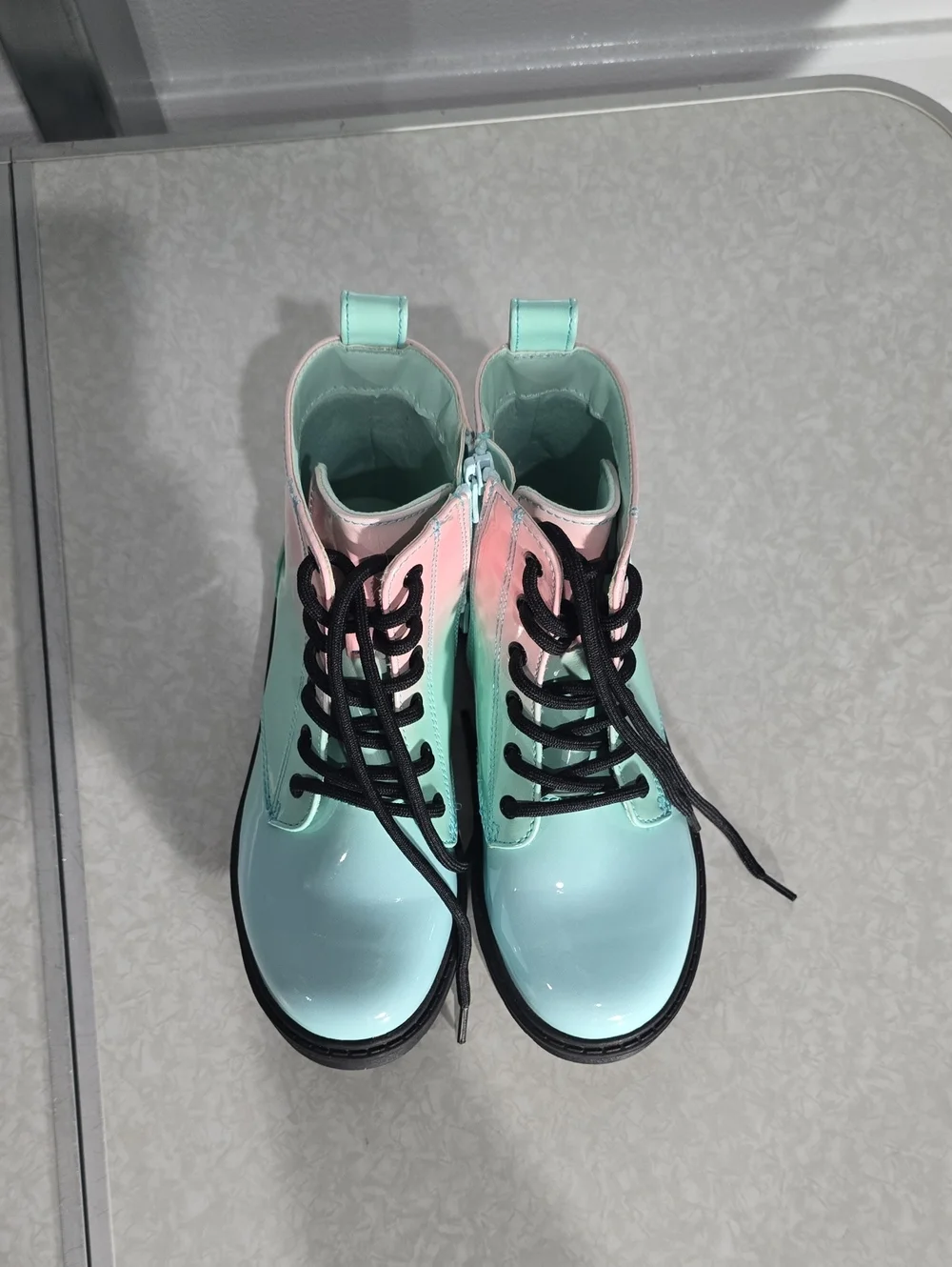 art class Mint-to-Pink Ombre Lace-Up Kids Boots Size 2 NWOT